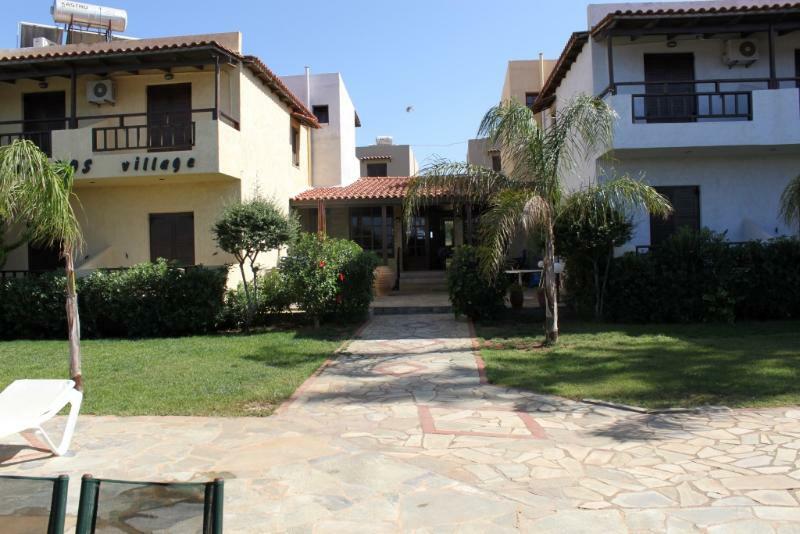 Petros Village Paralia Kourna Экстерьер фото